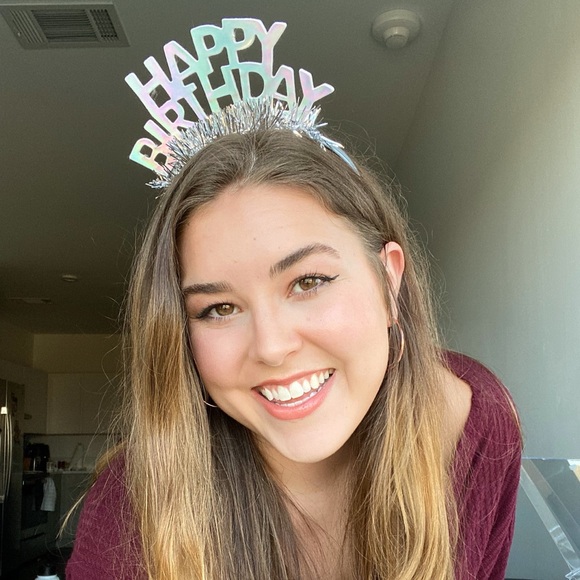 Meet your Posher, Mackenzie - Picture 2 of 2